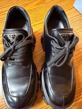 Prada Black Leather Lace-Up Derby Sneakers Calzature  Donna comfortable cozy